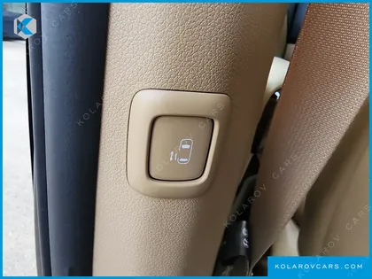 KIA CARNIVAL 7-SEATER LIMOUSINE