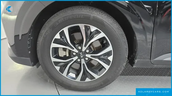 KIA CARNIVAL DIESEL 9-SEATER PRESTIGE