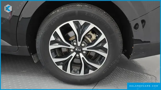KIA CARNIVAL DIESEL 9-SEATER PRESTIGE