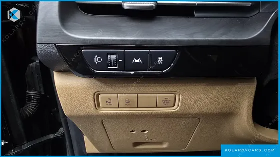 KIA CARNIVAL DIESEL 9-SEATER PRESTIGE
