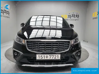 KIA CARNIVAL 9-SEATER LUXURY