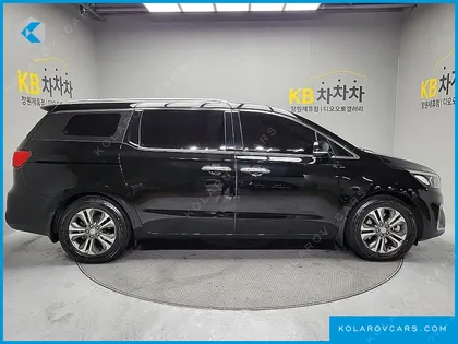 KIA CARNIVAL 9-SEATER LUXURY