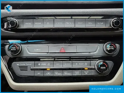 KIA CARNIVAL 9-SEATER LUXURY
