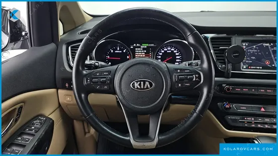 KIA CARNIVAL 9-SEATER HI-LIMOUSINE