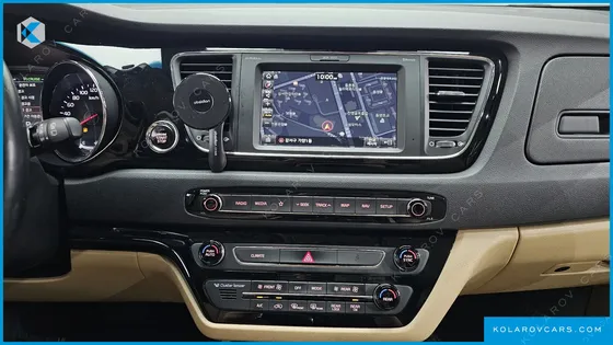 KIA CARNIVAL 9-SEATER HI-LIMOUSINE