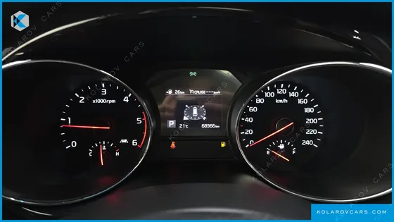 KIA CARNIVAL 9-SEATER PRSTIGE