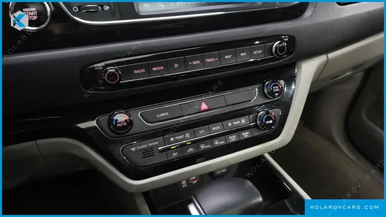 KIA CARNIVAL 9-SEATER PRSTIGE