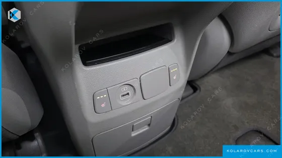 KIA CARNIVAL 9-SEATER PRSTIGE