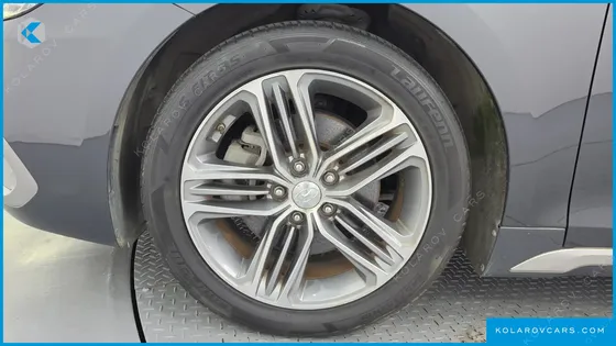 HYUNDAI GRANDEUR 3.0 LPI EXCLUSIVE (RENTAL CAR)