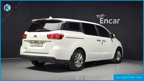 KIA CARNIVAL 11-SEATER DELUXE