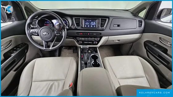 KIA CARNIVAL 11-SEATER DELUXE