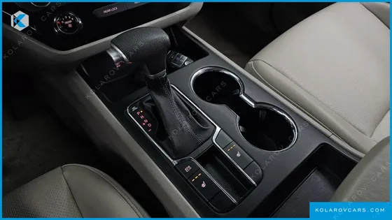 KIA CARNIVAL 11-SEATER DELUXE