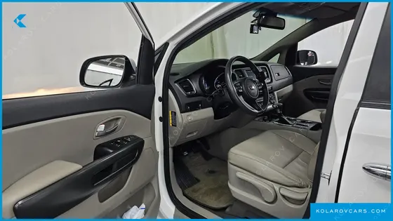 KIA CARNIVAL 11-SEATER DELUXE