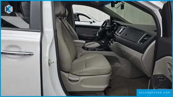 KIA CARNIVAL 11-SEATER DELUXE