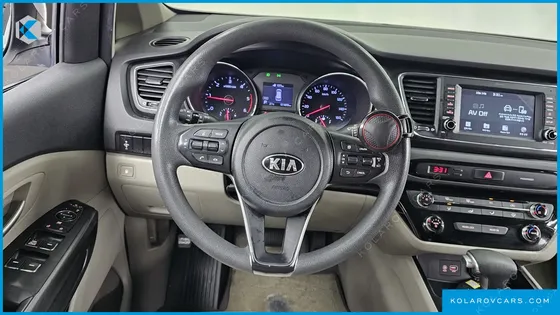 KIA CARNIVAL 11-SEATER DELUXE