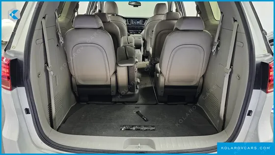KIA CARNIVAL 11-SEATER DELUXE