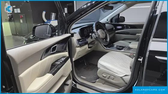 KIA CARNIVAL GASOLINE 9-SEATER HI-LIMOUSINE