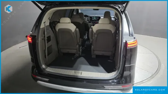 KIA CARNIVAL GASOLINE 9-SEATER HI-LIMOUSINE
