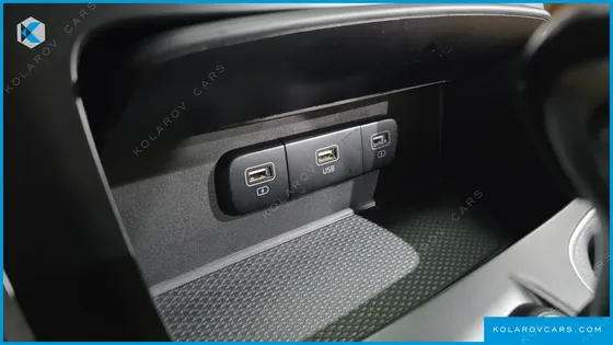 KIA CARNIVAL DIESEL 9-SEATER PRESTIGE