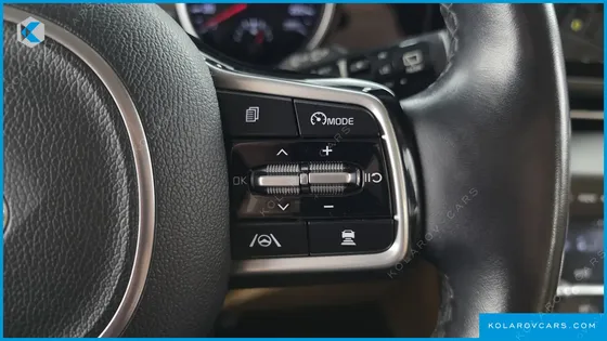 KIA CARNIVAL DIESEL 9-SEATER PRESTIGE