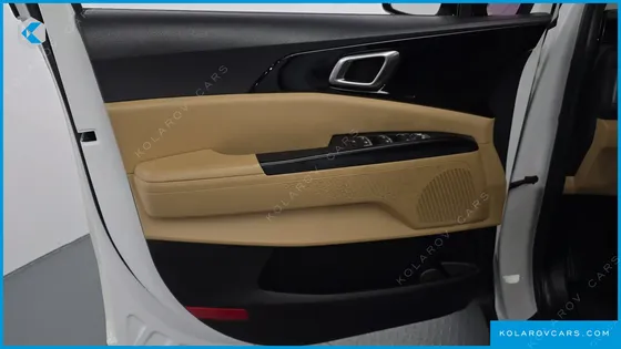 KIA CARNIVAL DIESEL 9-SEATER PRESTIGE