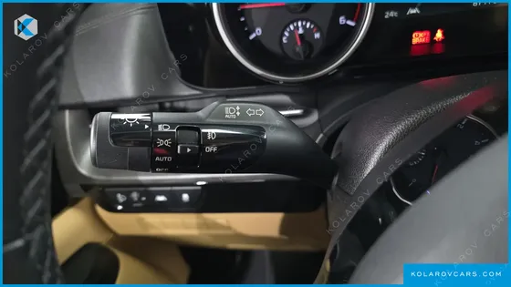 KIA CARNIVAL DIESEL 9-SEATER PRESTIGE