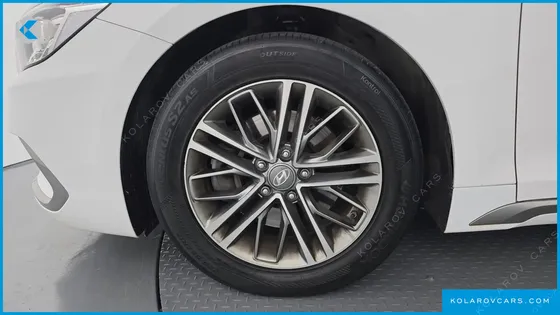 HYUNDAI GRANDEUR 2.4 PREMIUM