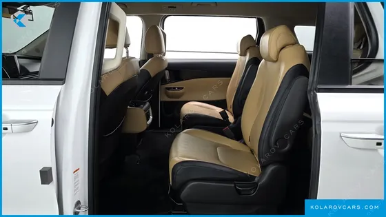 KIA CARNIVAL DIESEL 9-SEATER PRESTIGE