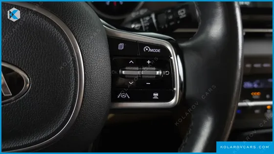 KIA CARNIVAL DIESEL 9-SEATER PRESTIGE