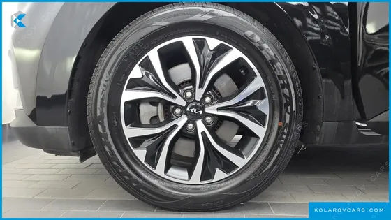 KIA CARNIVAL DIESEL 9-SEATER PRESTIGE