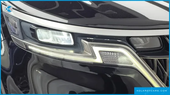 KIA CARNIVAL DIESEL 9-SEATER PRESTIGE