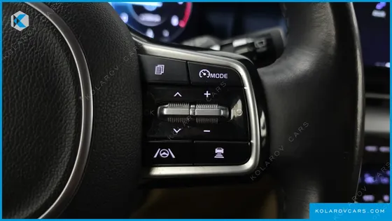 KIA CARNIVAL DIESEL 9-SEATER PRESTIGE