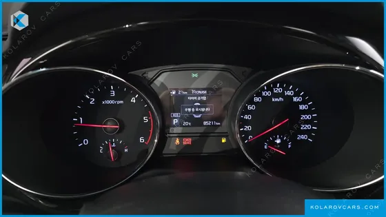 KIA CARNIVAL 9-SEATER NOBLESSE SPECIAL