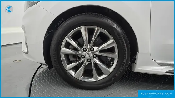 KIA CARNIVAL 9-SEATER PRSTIGE