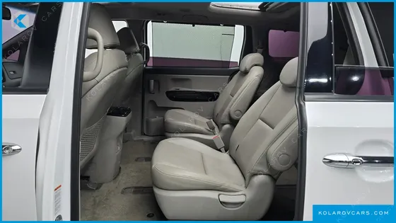 KIA CARNIVAL 9-SEATER PRSTIGE