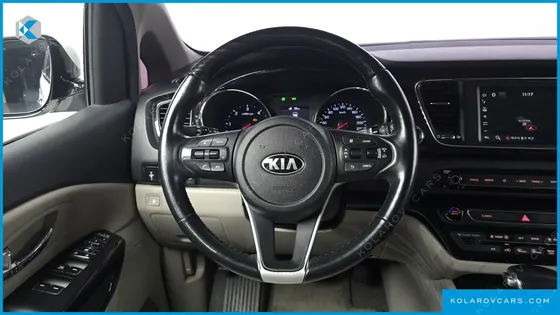 KIA CARNIVAL 9-SEATER PRSTIGE