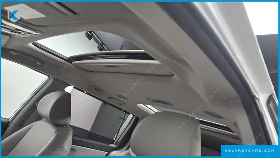 KIA CARNIVAL 9-SEATER PRSTIGE