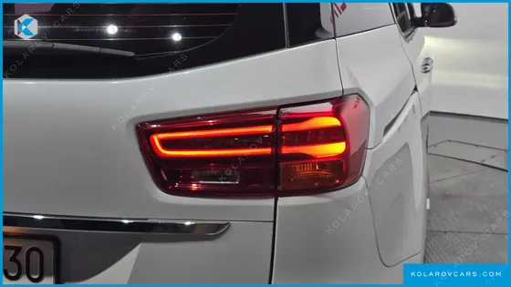 KIA CARNIVAL 9-SEATER PRSTIGE