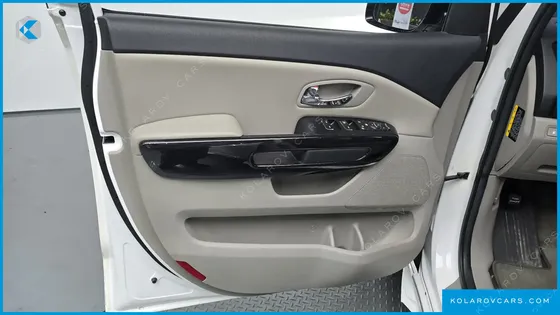 KIA CARNIVAL 9-SEATER PRSTIGE