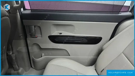 KIA CARNIVAL 9-SEATER PRSTIGE