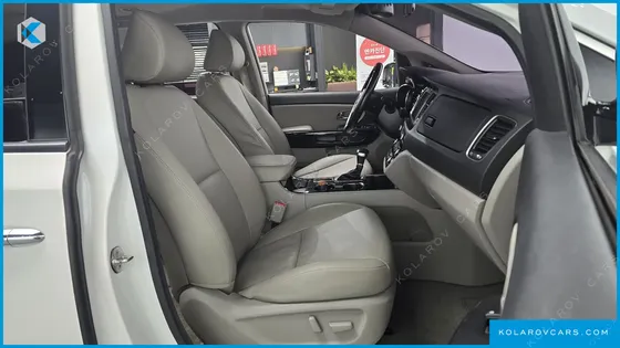 KIA CARNIVAL 9-SEATER PRSTIGE