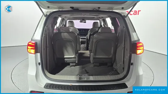 KIA CARNIVAL 9-SEATER PRSTIGE