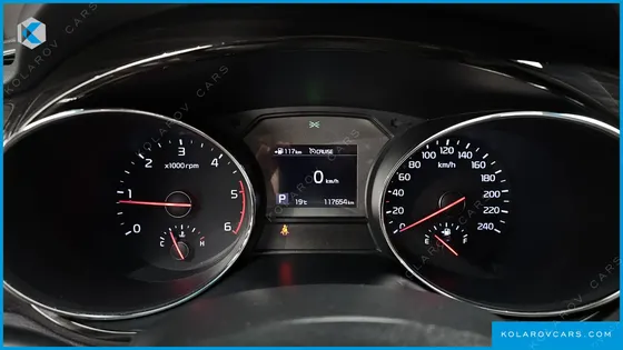 KIA CARNIVAL 9-SEATER PRSTIGE