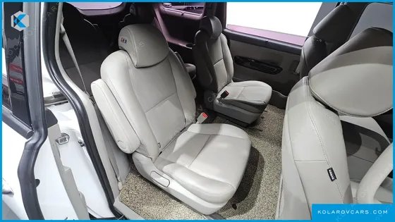 KIA CARNIVAL 9-SEATER PRSTIGE