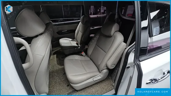 KIA CARNIVAL 9-SEATER PRSTIGE