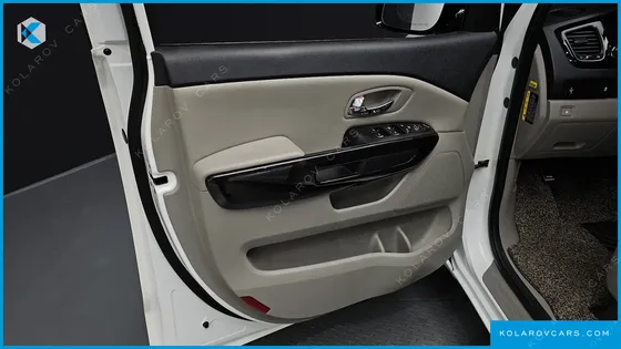 KIA CARNIVAL 9-SEATER PRSTIGE
