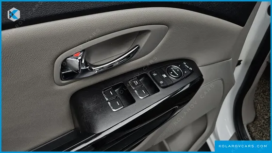 KIA CARNIVAL 9-SEATER PRSTIGE
