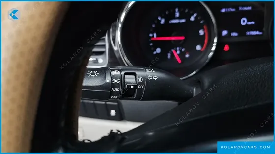 KIA CARNIVAL 9-SEATER PRSTIGE