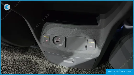 KIA CARNIVAL 9-SEATER PRSTIGE