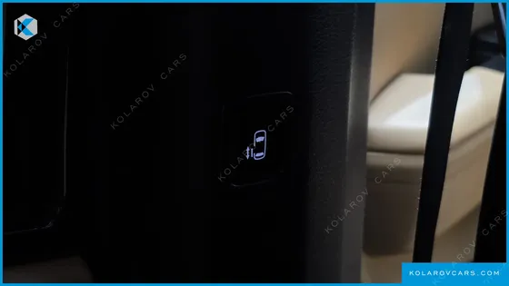 KIA CARNIVAL DIESEL 9-SEATER PRESTIGE